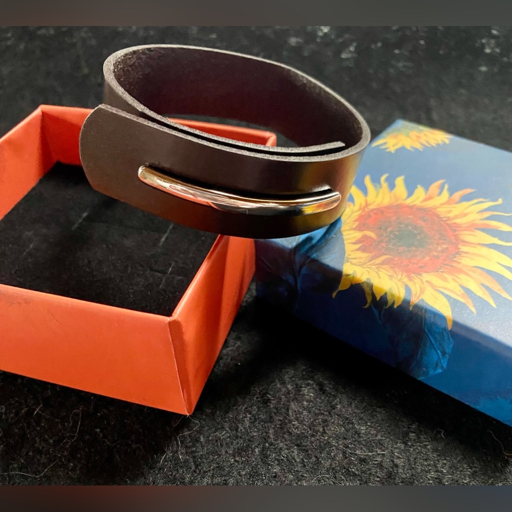 Leather Bracelet Unisex Nib 12$
